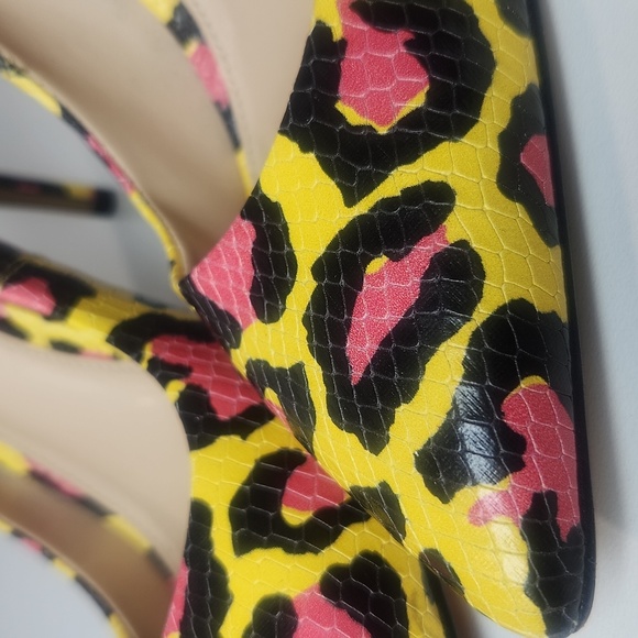 Vince Camuto Treesha painterly python-embossed Print Point-toe Pump - Picture 5 of 9